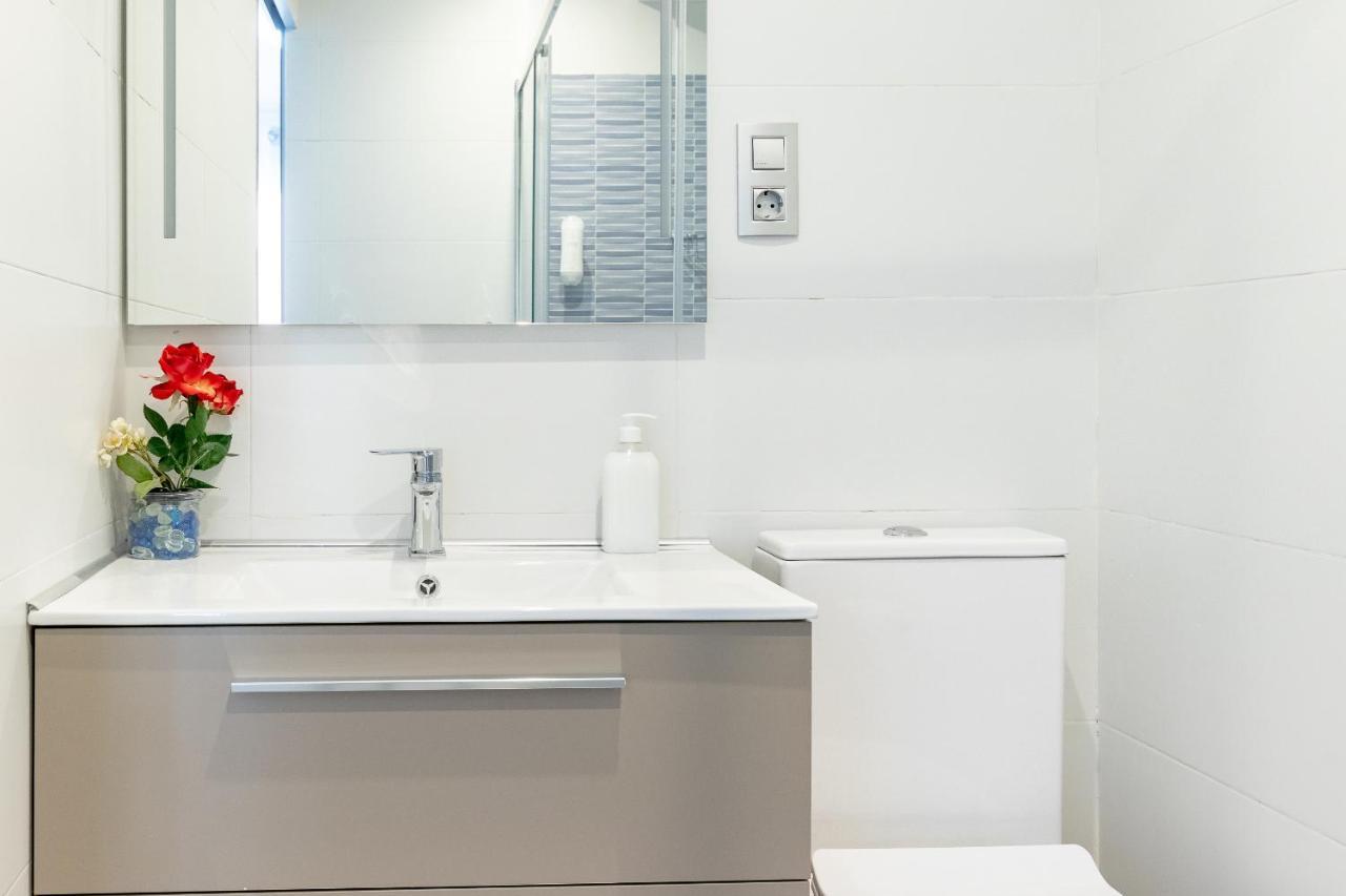 Cruces Metro Rooms Barakaldo Buitenkant foto